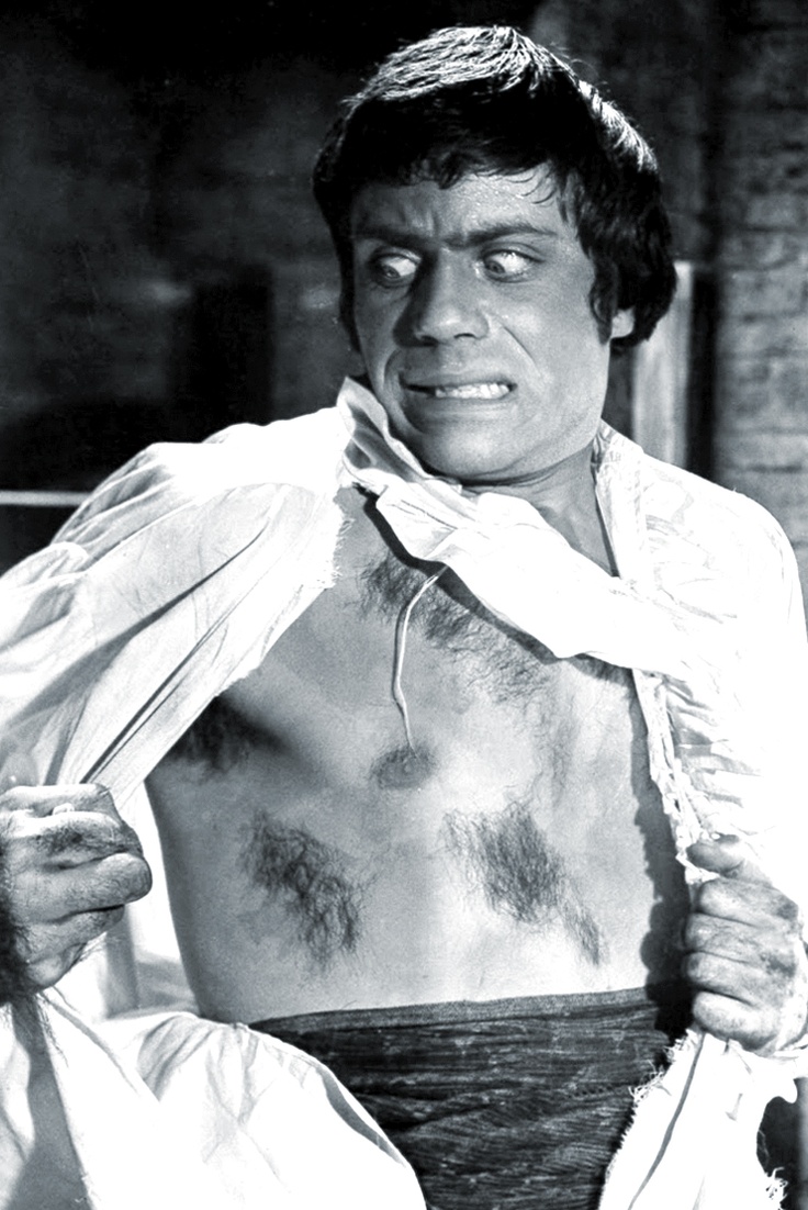 Starred in several Hammer Films movies - OLIVER REED - Castlevania's real-life CAFEBAR READ.